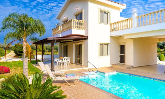 Ayia Marina Chrysochous Villa | 200 m² Villa ∙ 4 bedrooms ∙ 9 guests