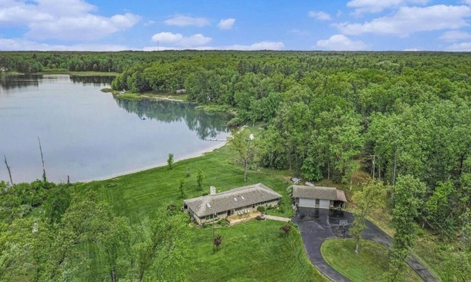 Branch House | 200 feet of lake front on 5 acres, great for accommodating large groups.