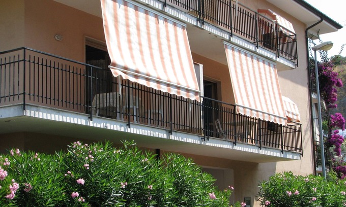Diamante Apartment | 200 m from the beach large studio (single room) with 4 beds