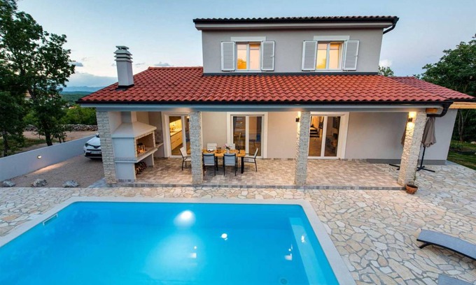Vrh Apartment | 200 m² Apartment ∙ 3 bedrooms ∙ 6 guests