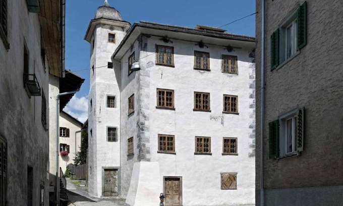Valendas Apartment | 200 m² Apartment ∙ 5 bedrooms ∙ 7 guests