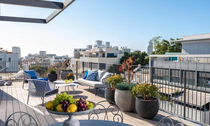 Tel Aviv City Center Apartment | 200 m² Apartment ∙ 5 bedrooms ∙ 19 guests