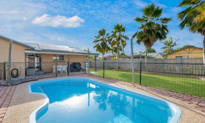 Mount Louisa House | 200 m² House ∙ 3 bedrooms ∙ 7 guests