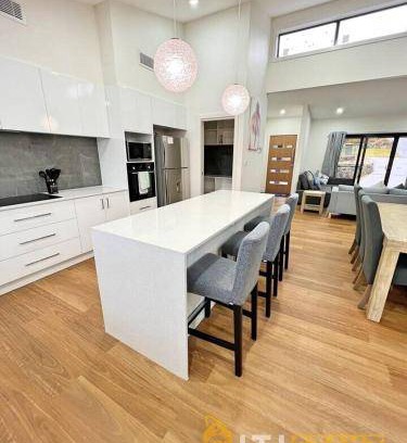 Lyons House | 200 m² House ∙ 3 bedrooms ∙ 8 guests