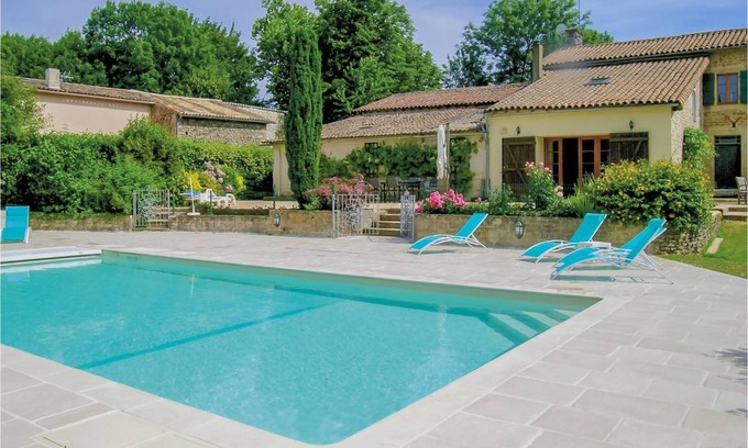 Bagnault House | 200 m² House ∙ 4 bedrooms ∙ 11 guests