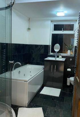 Coventry House | 200 m² House ∙ 4 bedrooms ∙ 7 guests