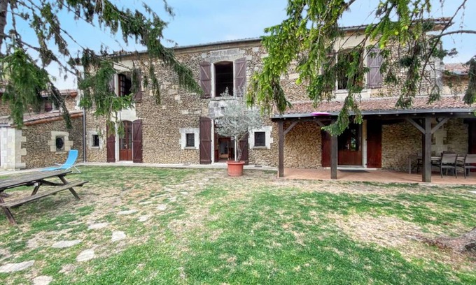 Mouterre-Silly House | 200 m² House ∙ 5 bedrooms ∙ 16 guests