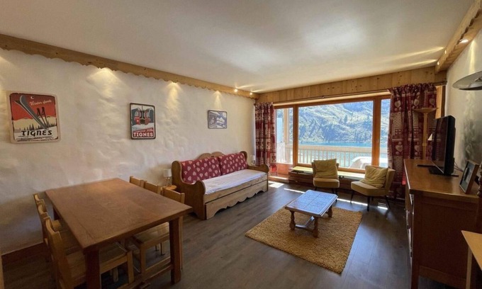 Tignes le Lac Apartment | 200m from ski slopes, 6th floor, view open, balcony, tv, ski locker, 62m², Tignes
