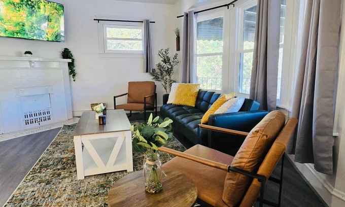 Cleveland Apartment | 2024 Remodeled UP Unit 3bedroom in West CLE