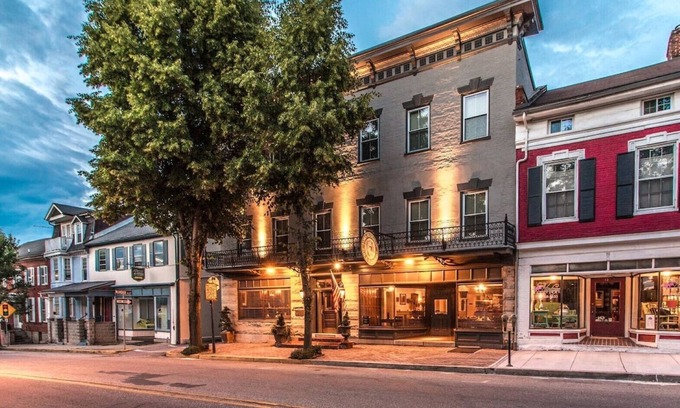 Mercersburg Bed & Breakfast | 205 - James's Room - James Buchanan Hotel