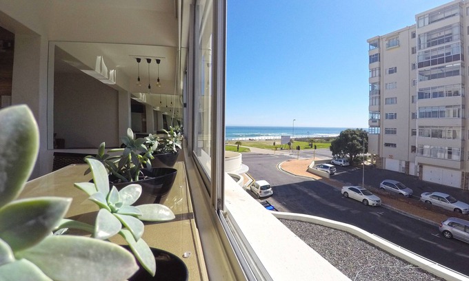 Mouille Point Apartment | 205 New Cumberland