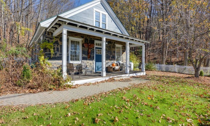 Drewsville House | 206 m² House ∙ 3 bedrooms ∙ 6 guests