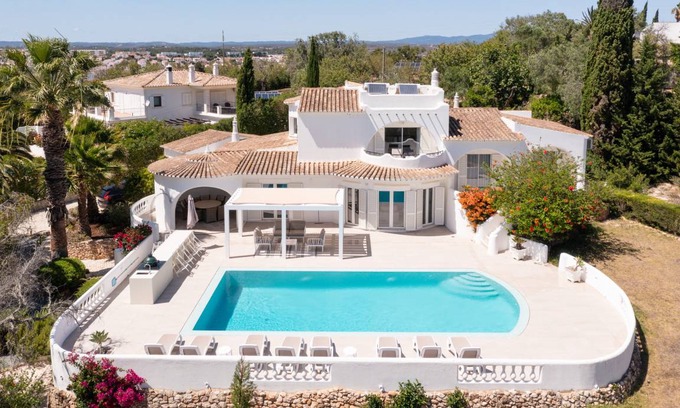 Calicas Villa | 207 m² Villa ∙ 4 bedrooms ∙ 8 guests