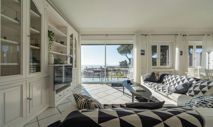 Posillipo Apartment | 20A, Naples