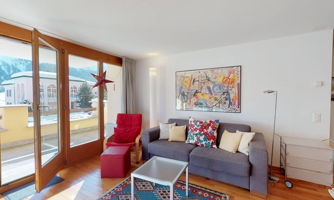 Silvaplana Apartment | 2½-room apartment on the 2nd floor, approx.