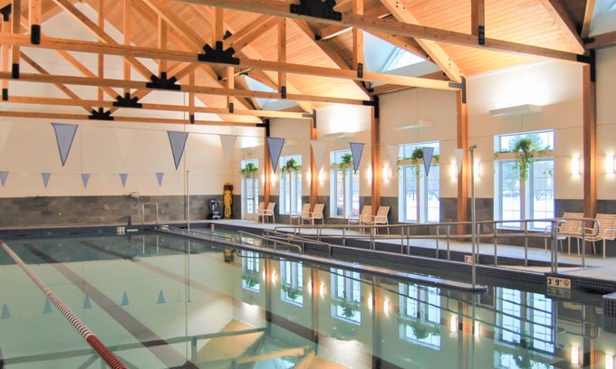 West Hartford Condo | 210 m² Condo ∙ 4 bedrooms ∙ 8 guests
