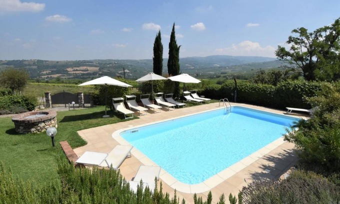 Castana House | 210 m² Farmhouse ∙ 3 bedrooms ∙ 8 guests