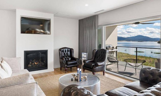 East Jindabyne House | 210 m² House ∙ 4 bedrooms ∙ 10 guests