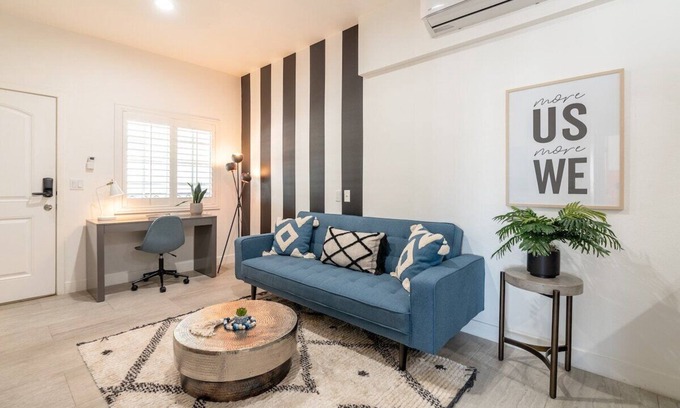 Santa Ana Apartment | 212 Broadway · Modern Condo | 6Mi to Disneyland | Central OC