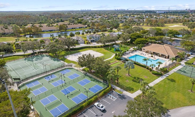 Stoneybrook House | 21200 Braxfield Loop, Estero FL 33928 Single Family with Pool and Spa