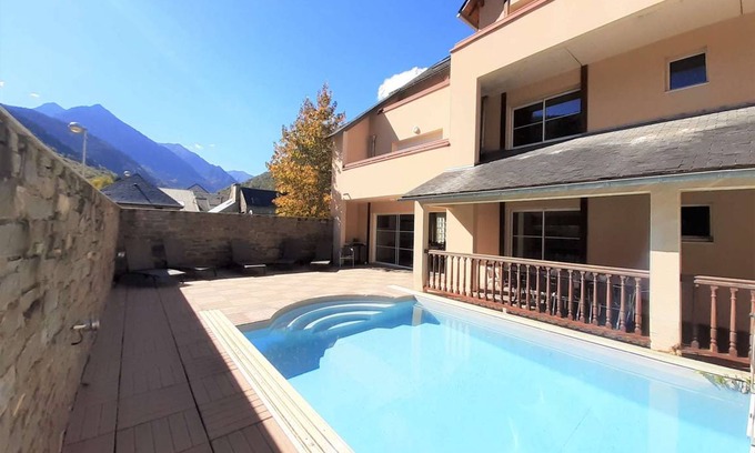 Saint-Lary-Soulan Apartment | 218 m² Apartment ∙ 6 bedrooms ∙ 15 guests