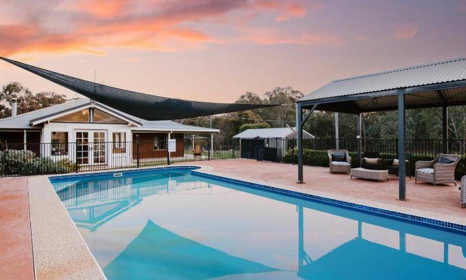 Budgee Budgee House | 220 m² House ∙ 6 bedrooms ∙ 12 guests