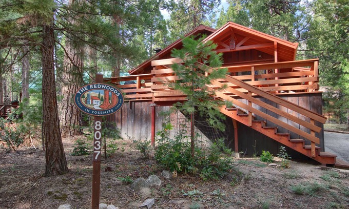 North Wawona Cabin | 23 Arnett's Cabin at The Redwoods In Yosemite
