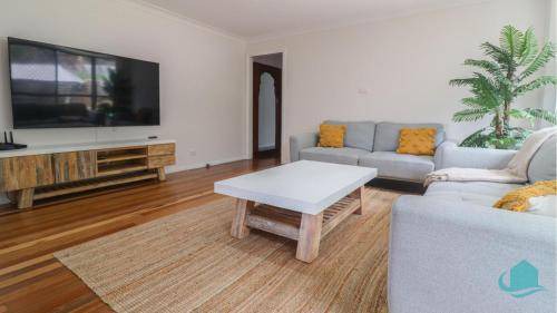 Caves Beach House | 230 m² House ∙ 6 bedrooms ∙ 12 guests