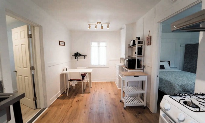 Central Berkeley Apartment | 2336B - Lovely Backyard Studio near UC Berkeley