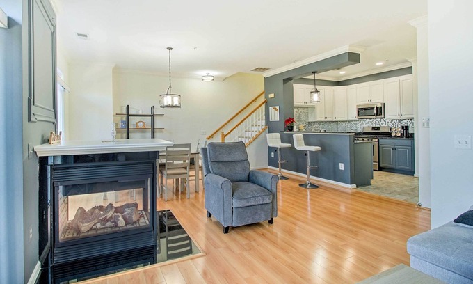 Woodbridge Condo | 24 Mi to Washington DC: Woodbridge Condo