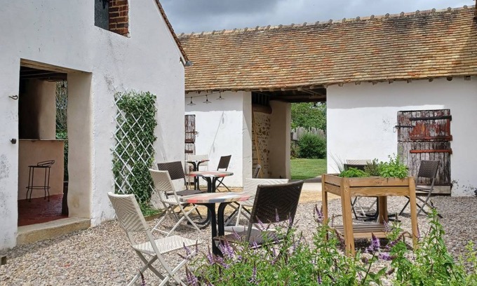 Savigne-lʼEveque Cottage | 240 m² Cabin ∙ 5 bedrooms ∙ 15 guests