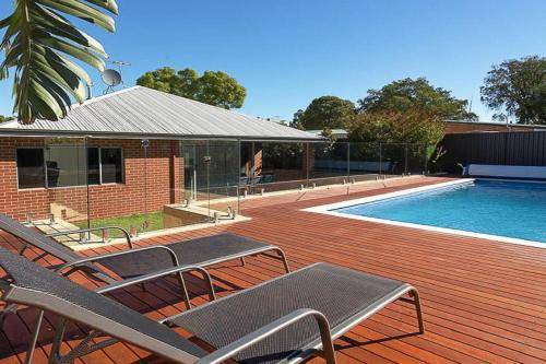 Rivervale House | 248 m² House ∙ 4 bedrooms ∙ 6 guests