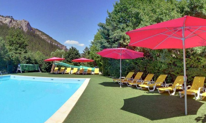 Orpierre Other | 25 m² Tent ∙ 2 bedrooms ∙ 5 guests