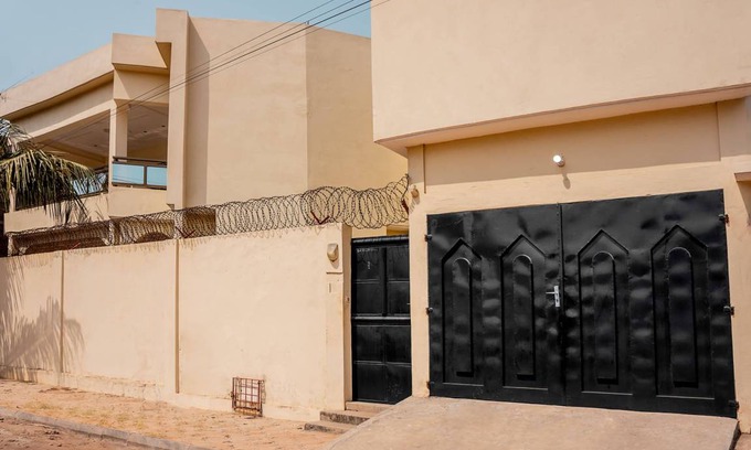 Lome Apartment | 250 m² Apartment ∙ 3 bedrooms ∙ 6 guests