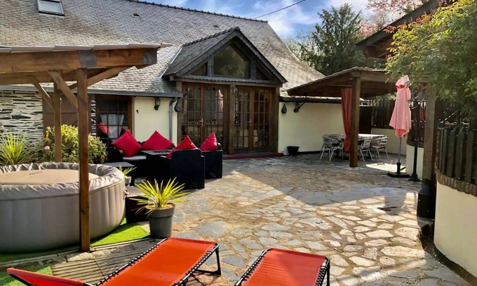 Congrier House | 250 m² House ∙ 3 bedrooms ∙ 6 guests