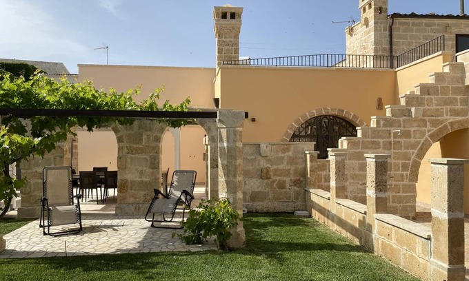 Surano House | 250 m² House ∙ 3 bedrooms ∙ 6 guests