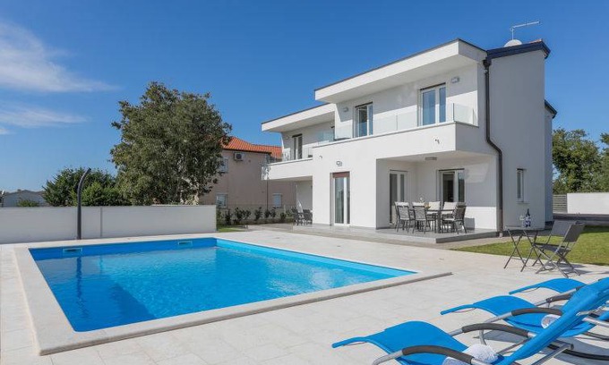 Nova Vas House | 250 m² House ∙ 5 bedrooms ∙ 10 guests