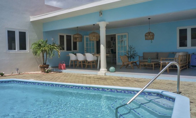Oranjestad Villa | 250 m² Villa ∙ 3 bedrooms ∙ 6 guests