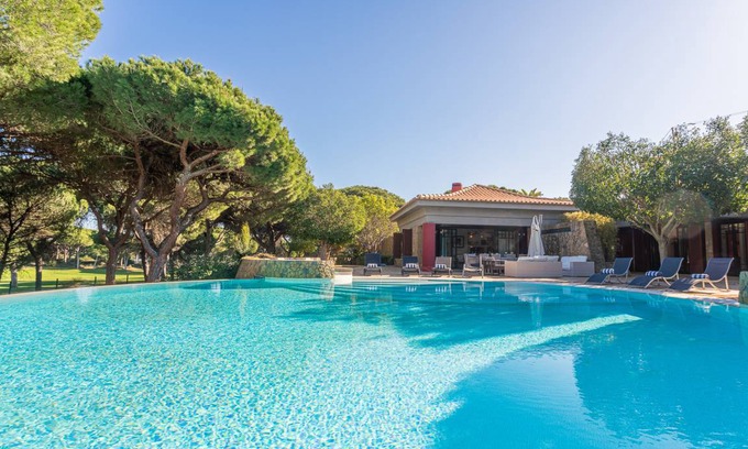Vilamoura Villa | 250 m² Villa ∙ 5 bedrooms ∙ 10 guests