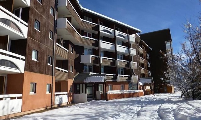 Eclose-Ouest Apartment | 250m from shops, 3rd floor, balcony, tv, ski locker, 31m², Alpe d'Huez