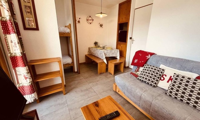 Vallandry Apartment | 250m from ski slopes, 3rd floor, balcony, tv, ski locker, 20m², Peisey-Vallandry