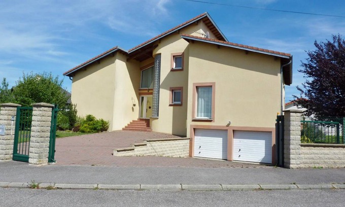 Damelevieres House | 275 m² House ∙ 6 bedrooms ∙ 15 guests
