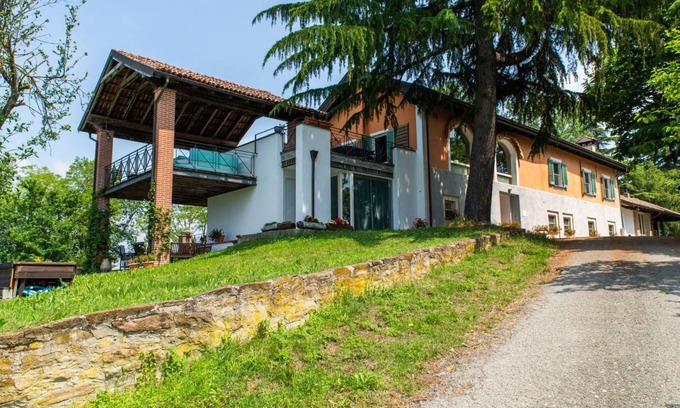 Ovada Other | 280 m² Accommodation ∙ 5 bedrooms ∙ 12 guests