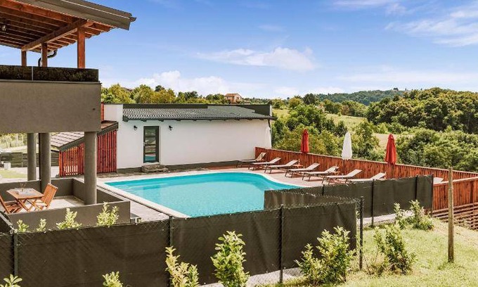 Grabrovnik House | 280 m² House ∙ 4 bedrooms ∙ 12 guests