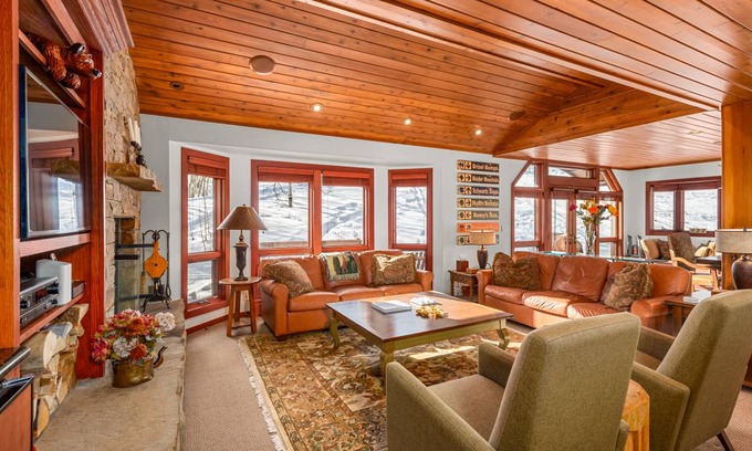 Coffeyville House | 288 m² House ∙ 3 bedrooms ∙ 10 guests