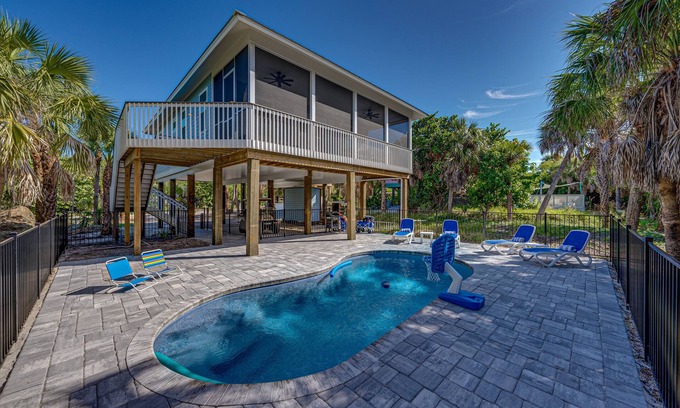North Captiva House | 2B/2B Private Heated Pool, Golf Cart, Club Access, Games,