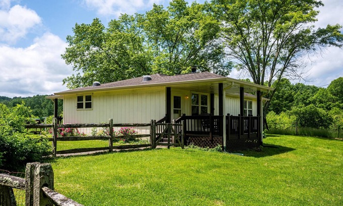 Gnaw Bone Cabin | 2BR, 1BA, One (1) Dog Friendly