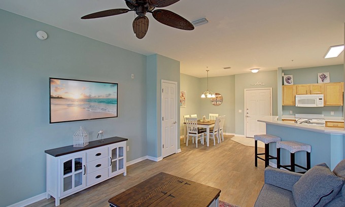 Majestic Palms Condo | 2BR 2 BA Close to Sanibel and Ft. Myers Beaches