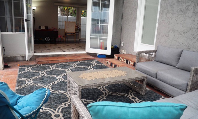 Belmont Shore House | 2BR/2BA-Beach-Walkable-Shops, Restaurants-Garage-Pets Welcome!