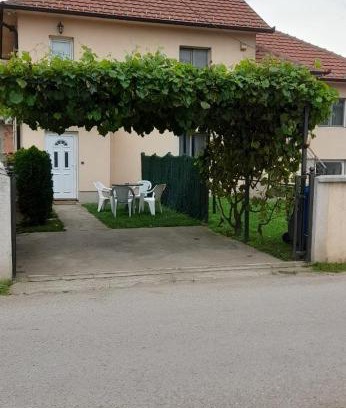 Belgrade Apartment | 2BR Airport Accommodation W/Free Private Parking